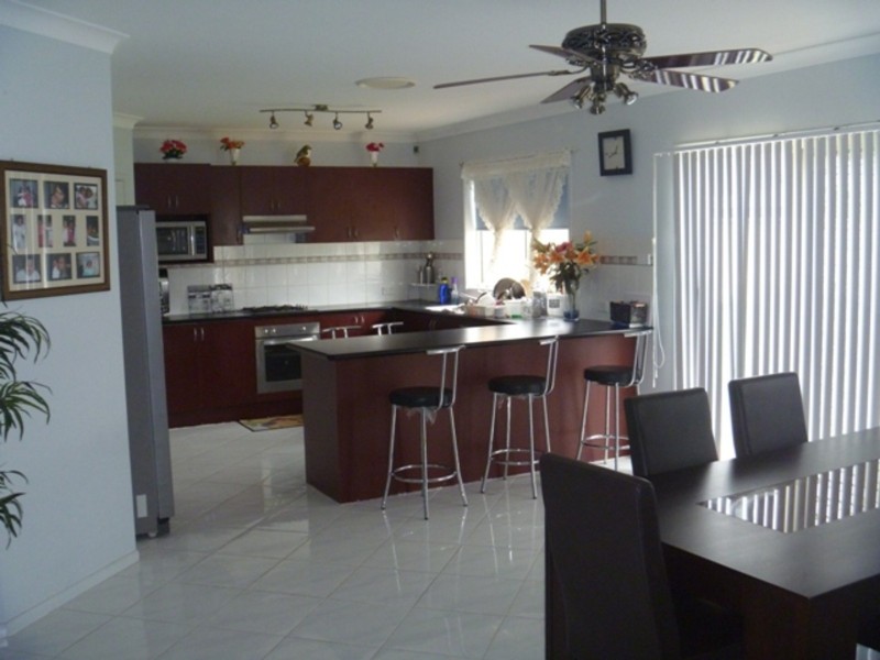 9 Tanzanite St, Quakers Hill NSW 2763