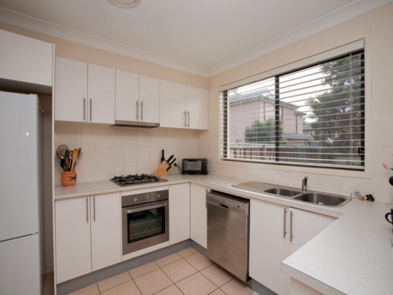 15 Tree Top Circuit, Quakers Hill NSW 2763