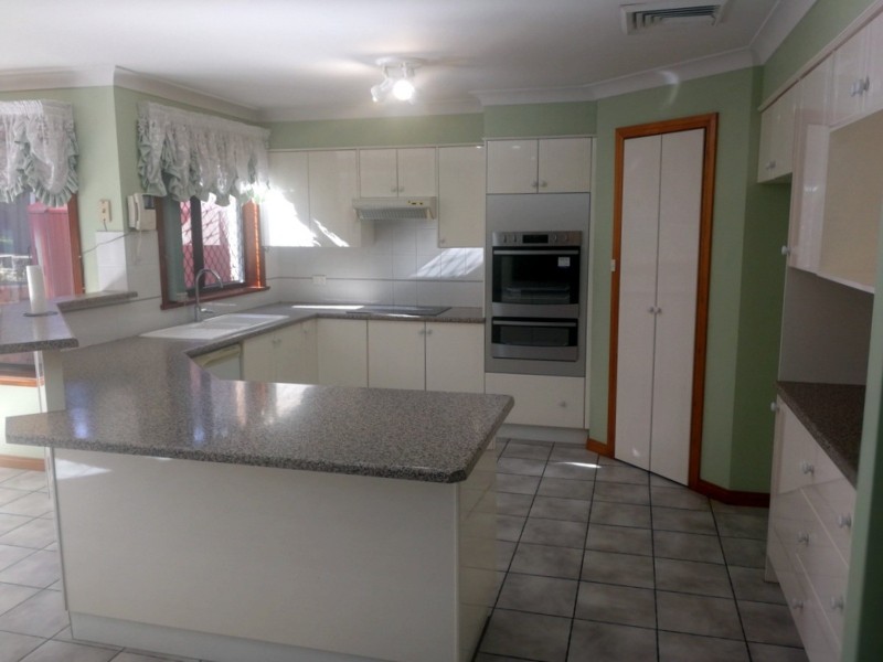 6 Cobain Place, Quakers Hill NSW 2763