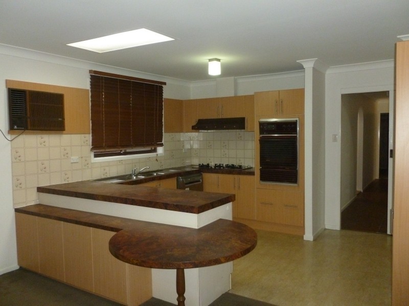 9 Dubbo Street, Quakers Hill NSW 2763