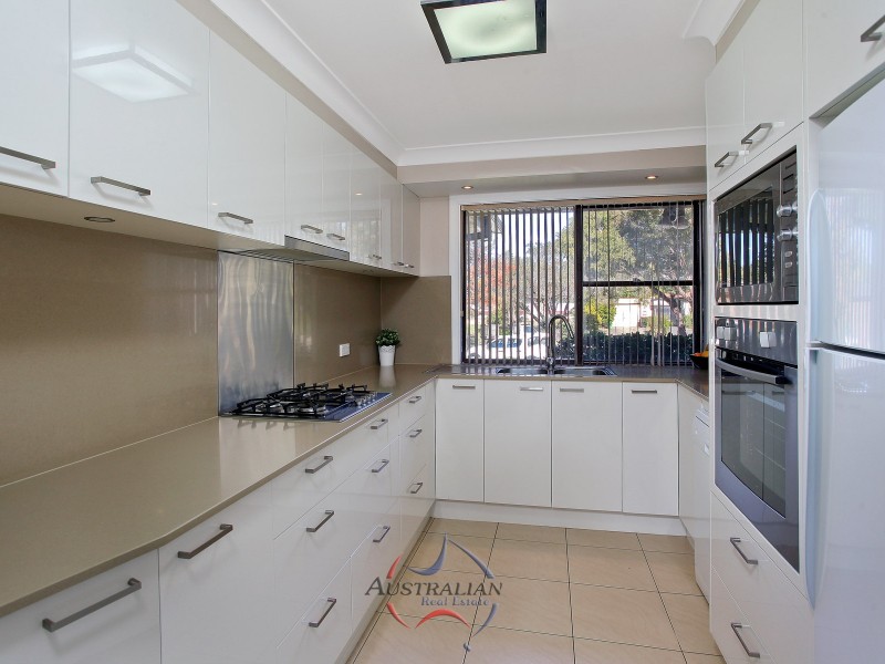 4 Peony Place, Quakers Hill NSW 2763