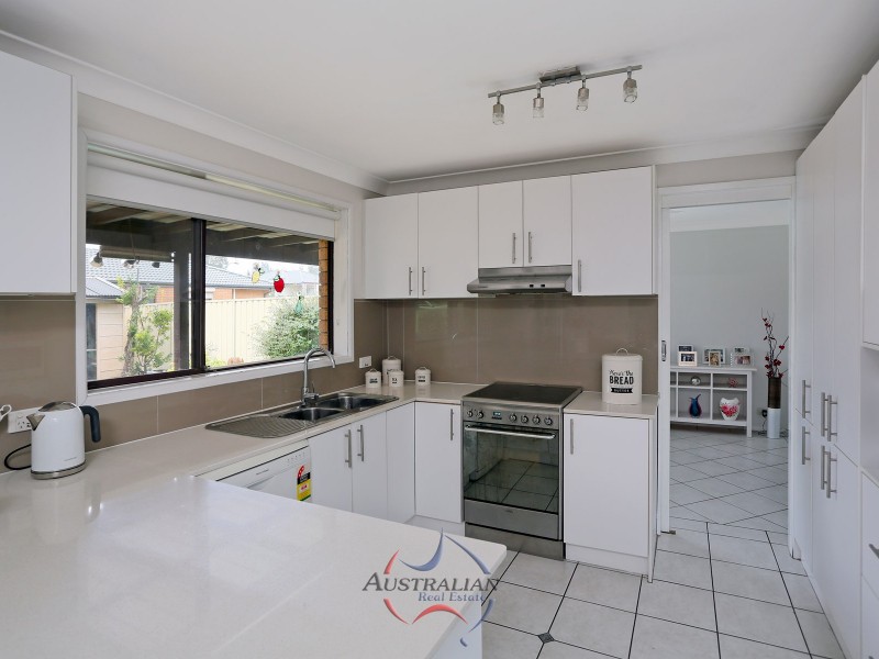 4 Fry Place, Quakers Hill NSW 2763