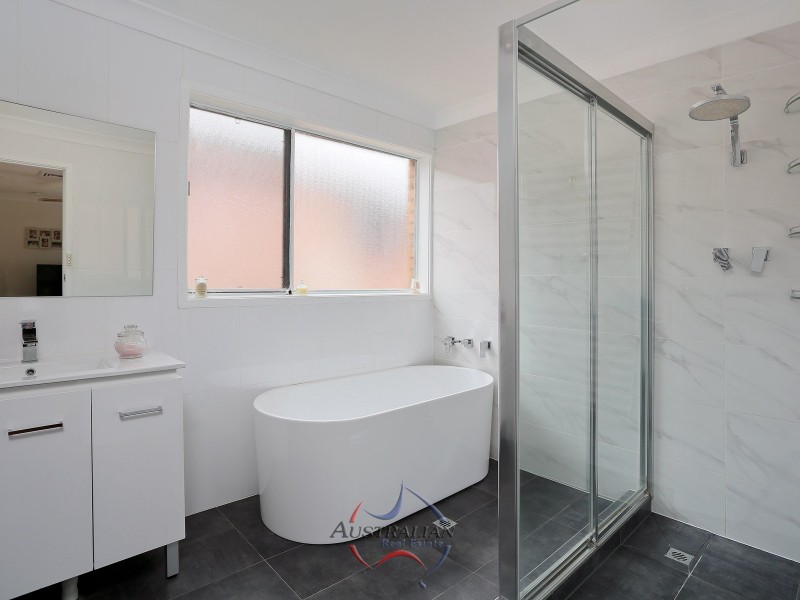 4 Fry Place, Quakers Hill NSW 2763