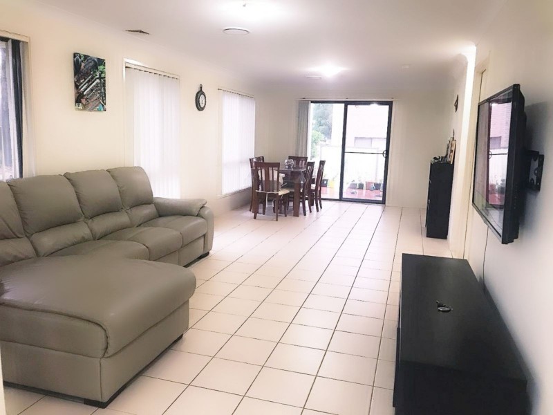 13 Tree Top Circuit, Quakers Hill NSW 2763