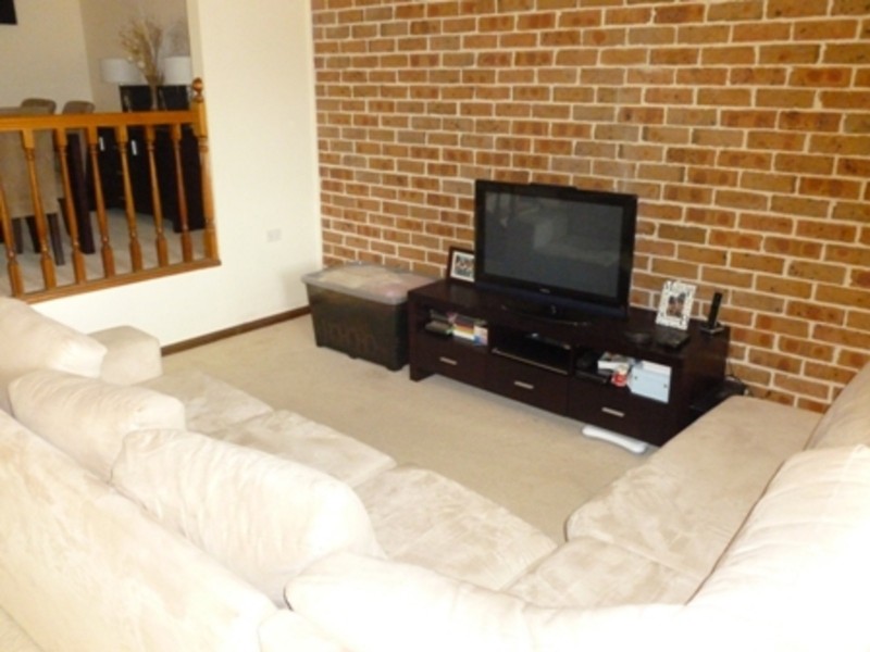 4B Rutledge Crescent, Quakers Hill NSW 2763