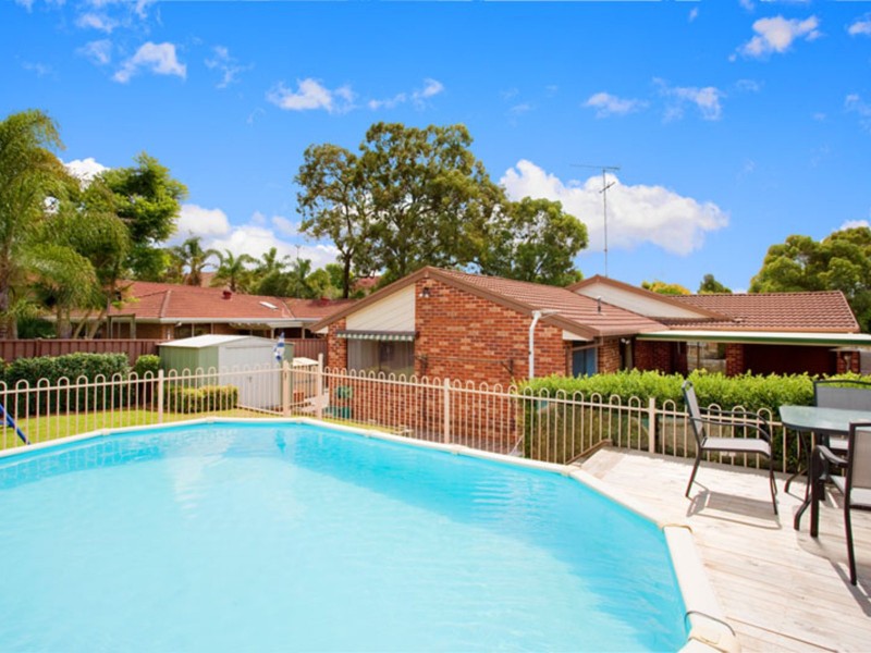 15 Kennington Ave, Quakers Hill NSW 2763