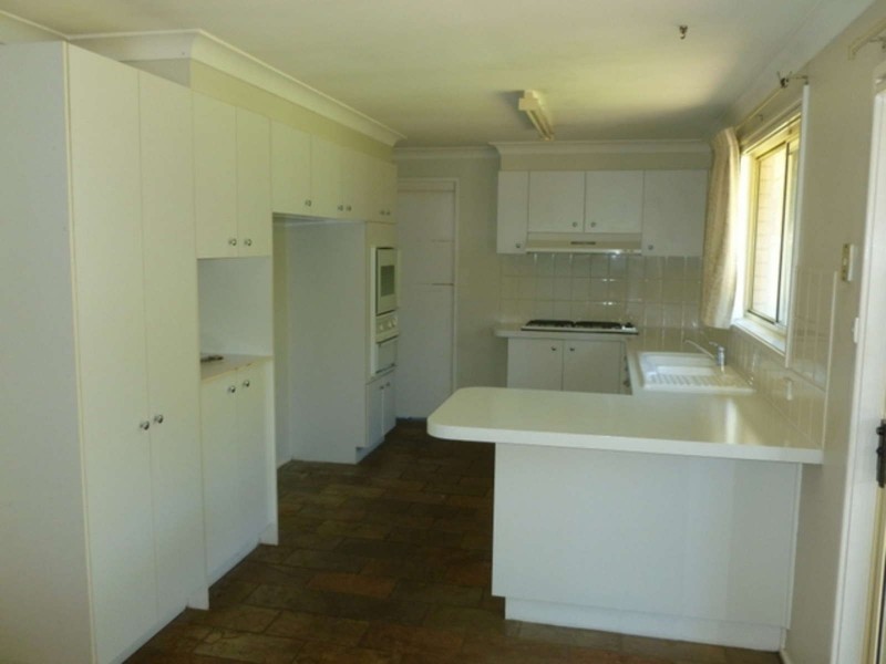 15 Manorhouse Boulevarde, Quakers Hill NSW 2763