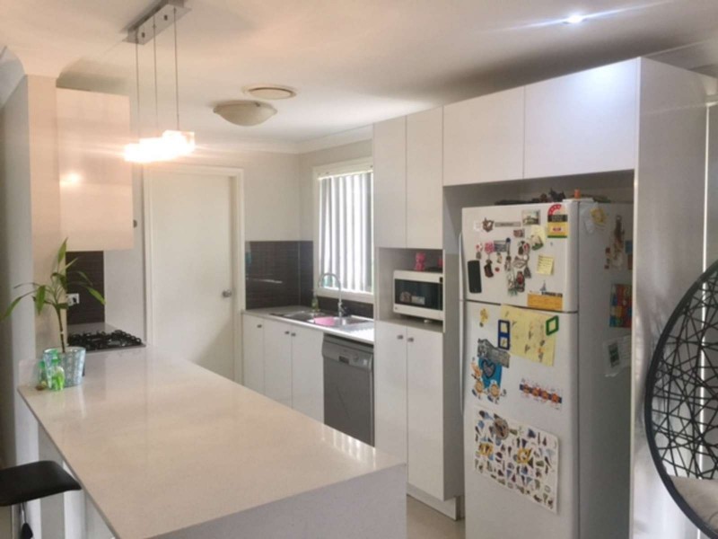 33 Summerfield Avenue, Quakers Hill NSW 2763