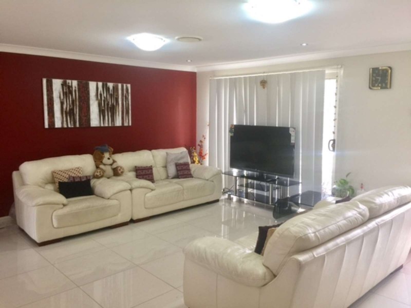 33 Summerfield Avenue, Quakers Hill NSW 2763