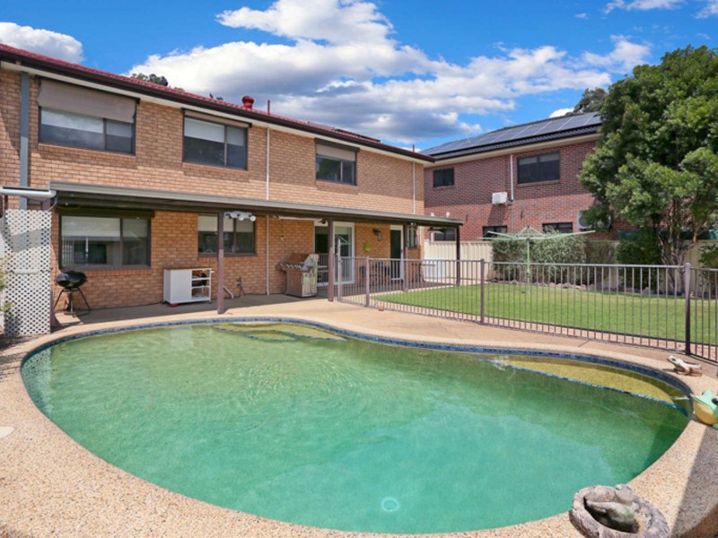 4 Fry Place, Quakers Hill NSW 2763