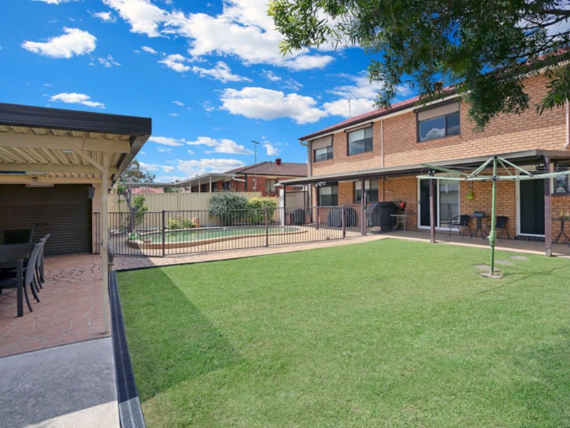 4 Fry Place, Quakers Hill NSW 2763