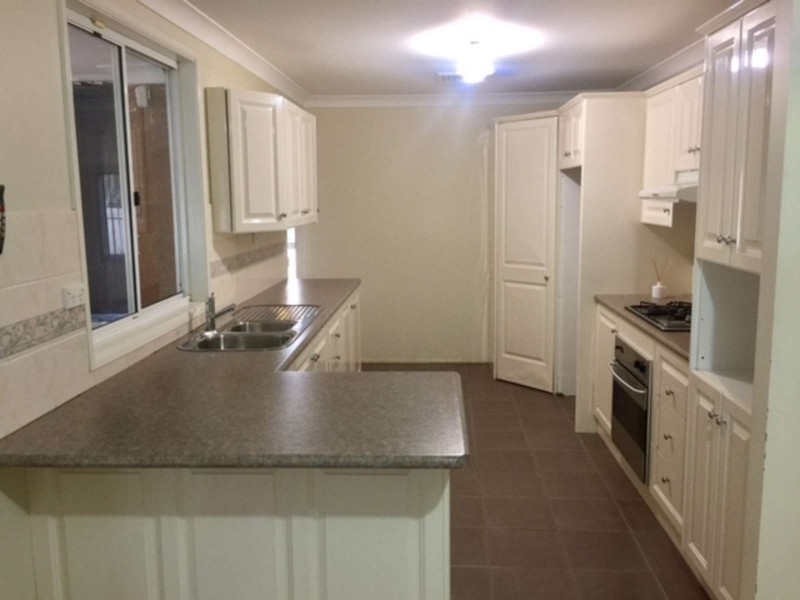 13 Goddard Crescent, Quakers Hill NSW 2763