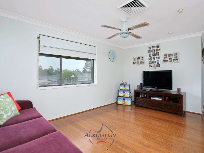 4 Fry Place, Quakers Hill NSW 2763