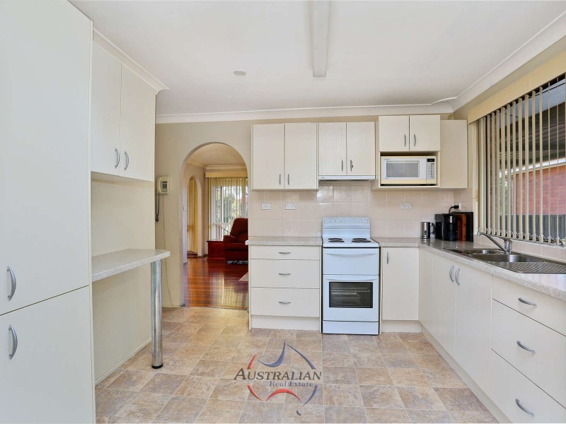 20 Tallagandra Drive, Quakers Hill NSW 2763