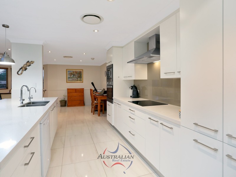 4 Yarraman Close, Quakers Hill NSW 2763