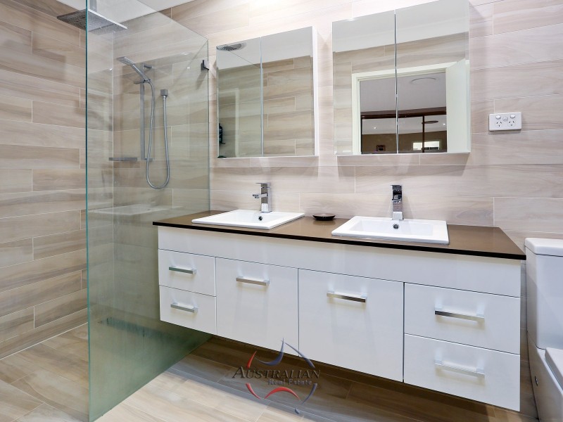 4 Yarraman Close, Quakers Hill NSW 2763