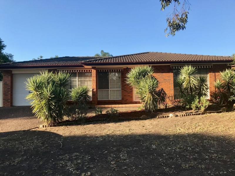 4 Goddard Crescent, Quakers Hill NSW 2763