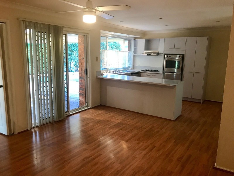 4 Goddard Crescent, Quakers Hill NSW 2763