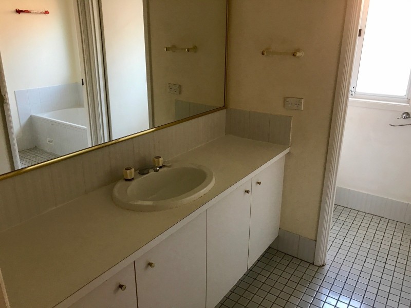 4 Goddard Crescent, Quakers Hill NSW 2763