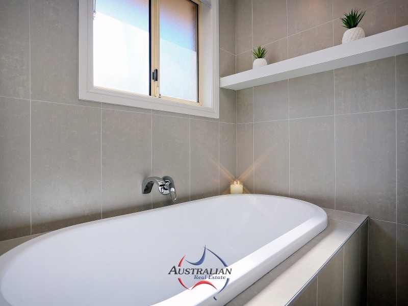 4a Rutledge Crescent, Quakers Hill NSW 2763