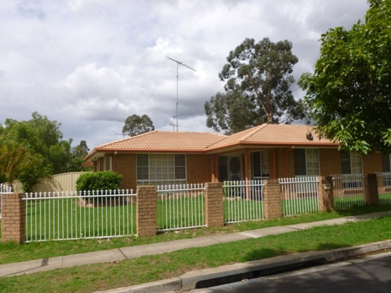 50 Torrance Crescent, Quakers Hill NSW 2763
