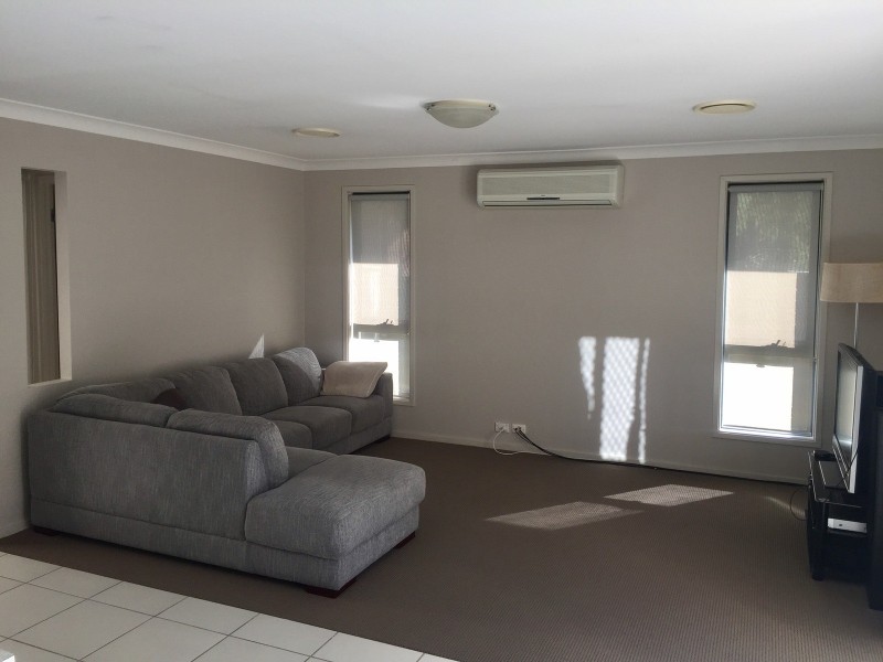 73 Tree Top Circuit, Quakers Hill NSW 2763