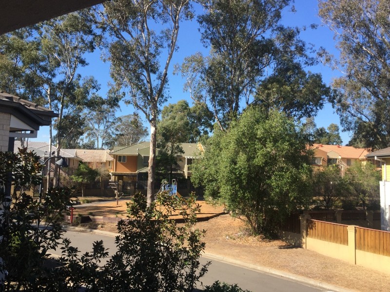 73 Tree Top Circuit, Quakers Hill NSW 2763