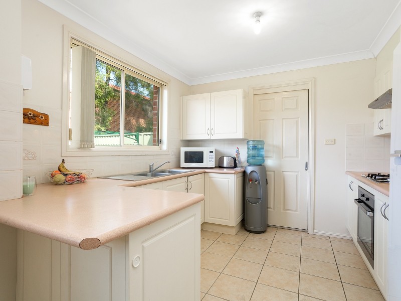 8/16 Hillcrest Road, Quakers Hill NSW 2763