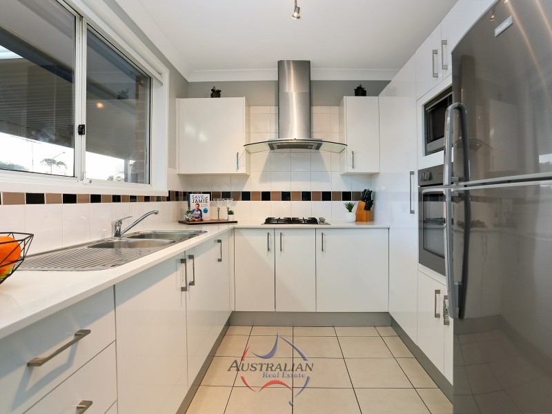 4 Dorrie Place, Quakers Hill NSW 2763