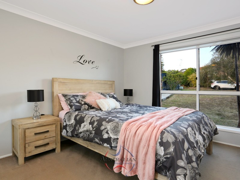 4 Dorrie Place, Quakers Hill NSW 2763