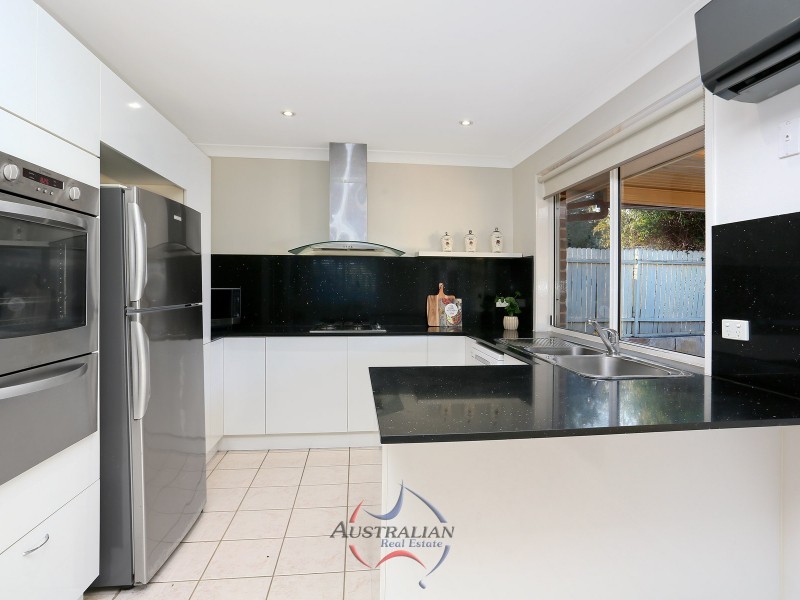 18 Catania Avenue, Quakers Hill NSW 2763