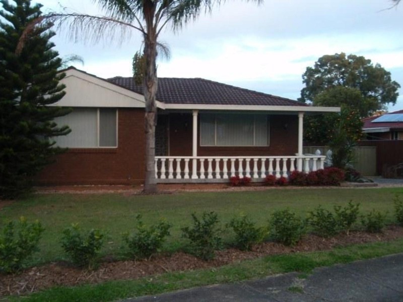 4 Malone Crescent, Dean Park NSW 2761