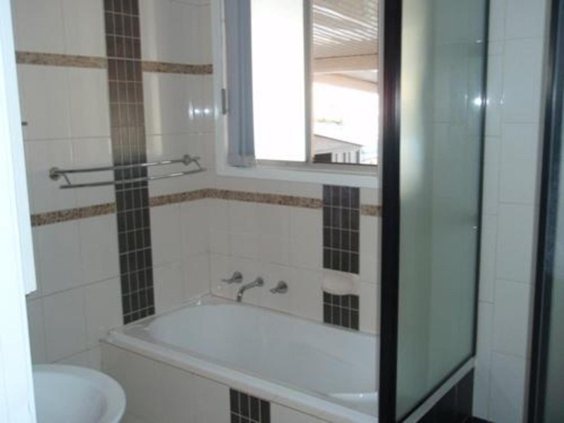 4 Malone Crescent, Dean Park NSW 2761