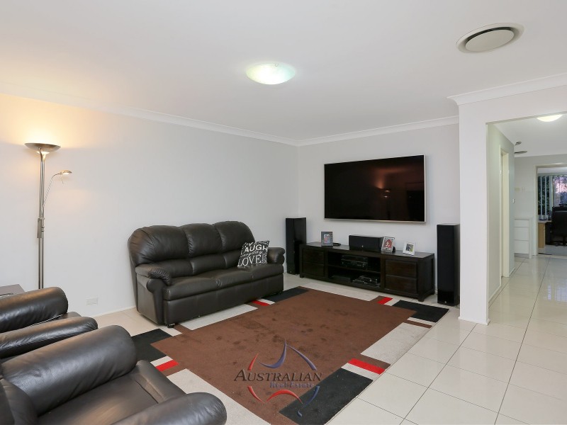 81 Manorhouse Blvd, Quakers Hill NSW 2763