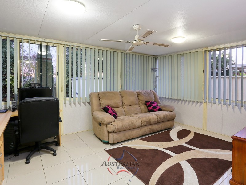 81 Manorhouse Blvd, Quakers Hill NSW 2763