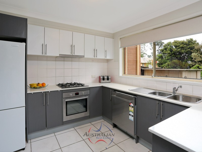 39 Tree Top Circuit, Quakers Hill NSW 2763