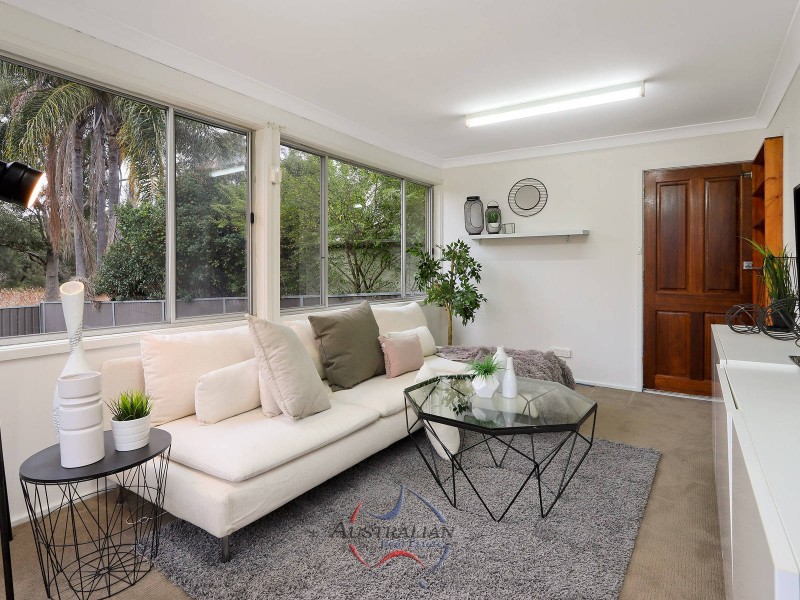 9 The Crescent, Toongabbie NSW 2146
