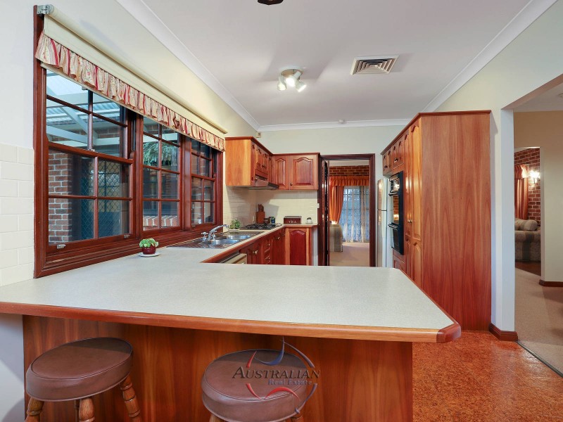 8  Kim Place, Quakers Hill NSW 2763