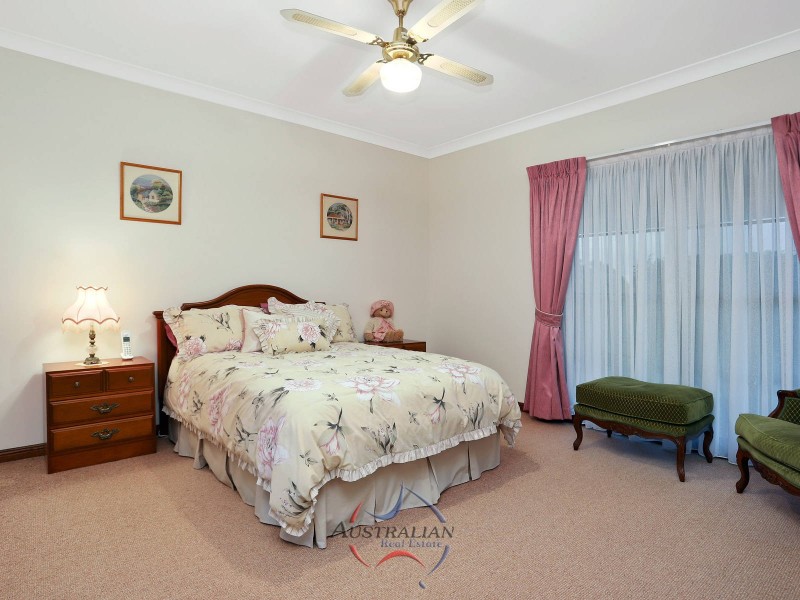 8  Kim Place, Quakers Hill NSW 2763