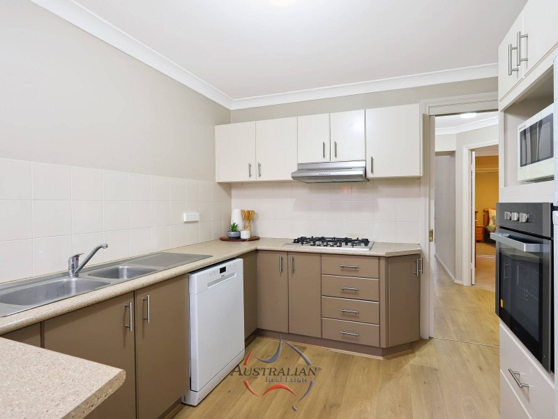 4 Mazari Grove, Stanhope Gardens NSW 2768