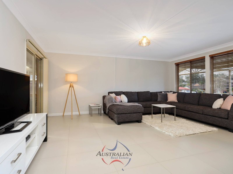 7 Fairburn Crescent, Minchinbury NSW 2770