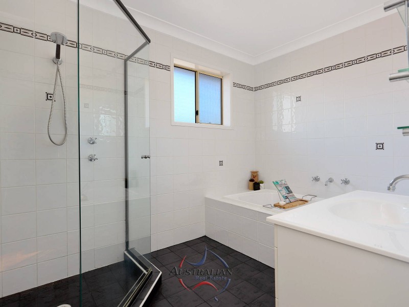 7 Fairburn Crescent, Minchinbury NSW 2770