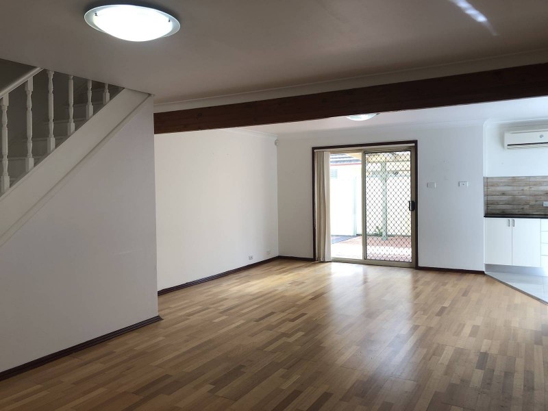 6/10 Stanbury Place, Quakers Hill NSW 2763