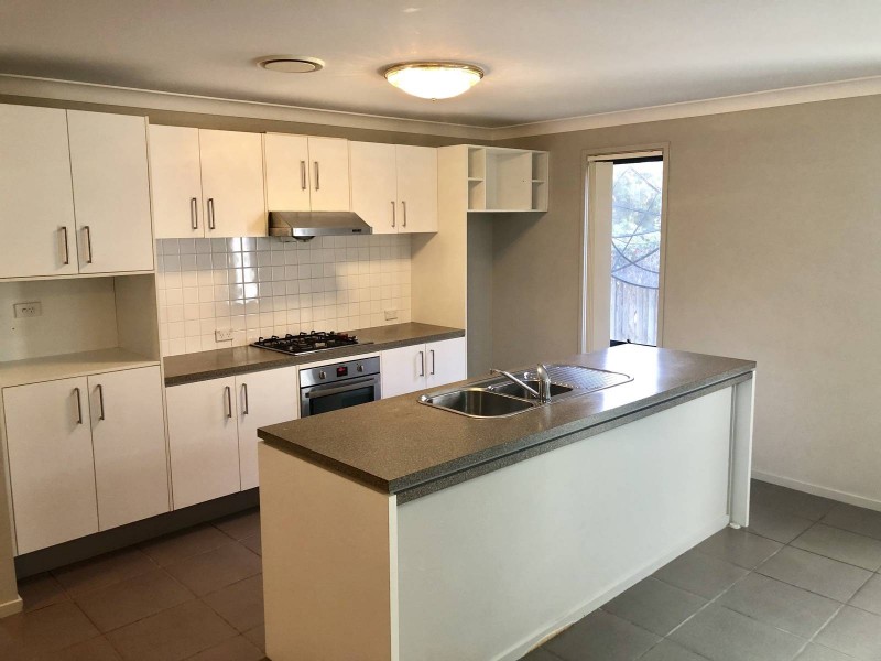 69 Tree Top Circuit, Quakers Hill NSW 2763