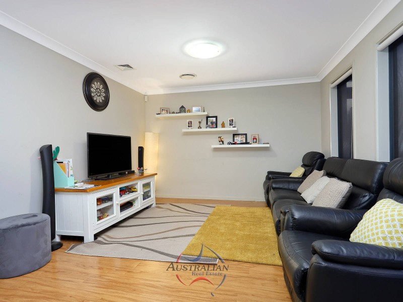 82 Tree Top Circuit, Quakers Hill NSW 2763