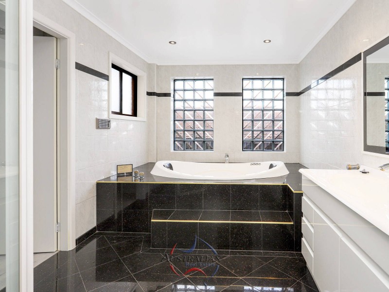 4 Barossa Court, Baulkham Hills NSW 2153