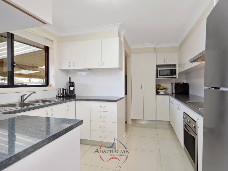 7 Loy Place, Quakers Hill NSW 2763