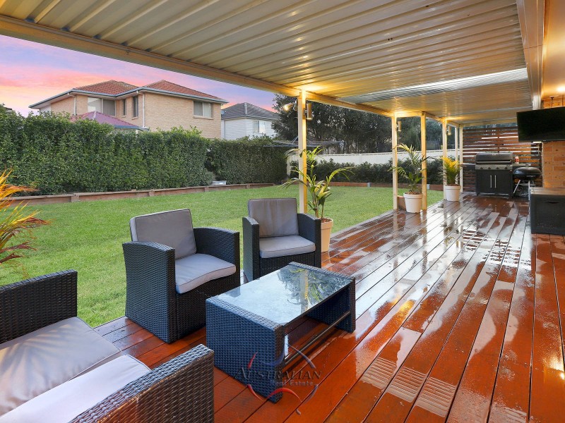 8 Brendan Place, Quakers Hill NSW 2763