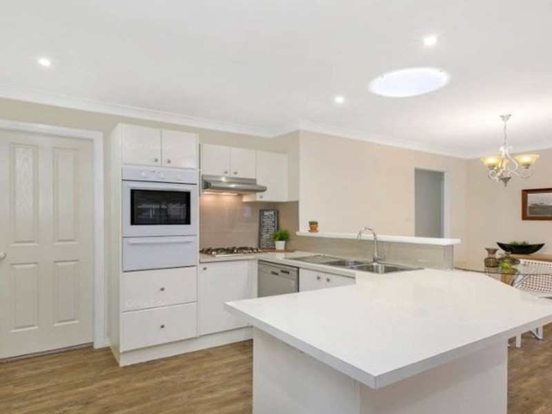 8 Kuta Place, Quakers Hill NSW 2763