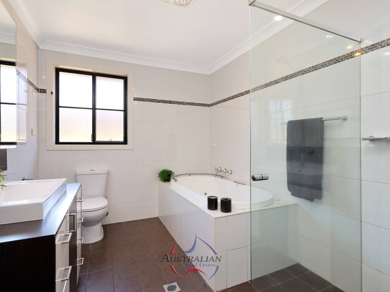 82 Tichborne Drive, Quakers Hill NSW 2763